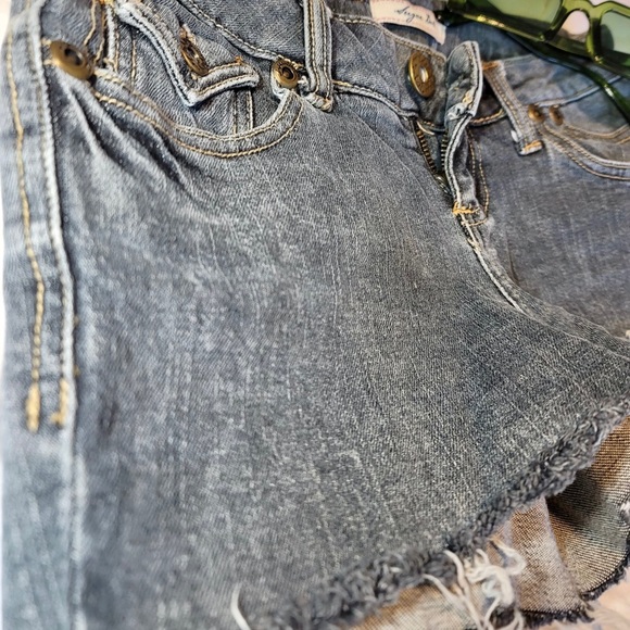 Distressed denim navy blue grey shorts - Picture 4 of 4